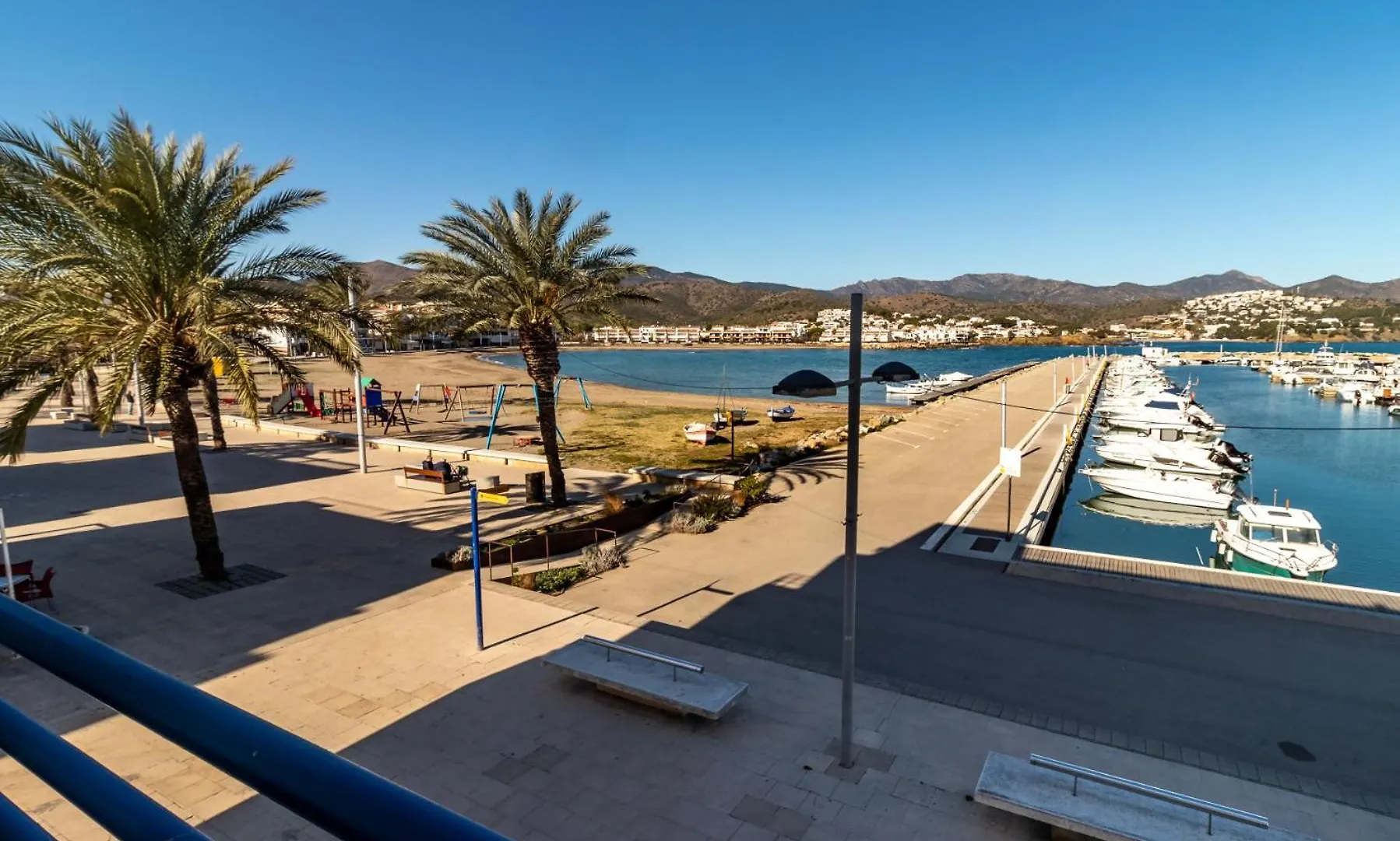 Appartement Port De Llanca 34 Apartamento Con Vistas Playa Gerona Spanje